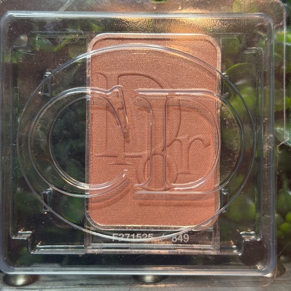 Dior Shimmery Peach Single Eyeshadow Refill/Tester - Picture 3 of 4
